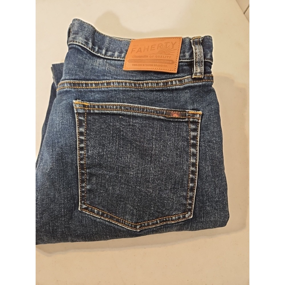 Faherty Men's 32x34 Denim Jeans Straight Fit  Medium Wash The Original NWOT(1504